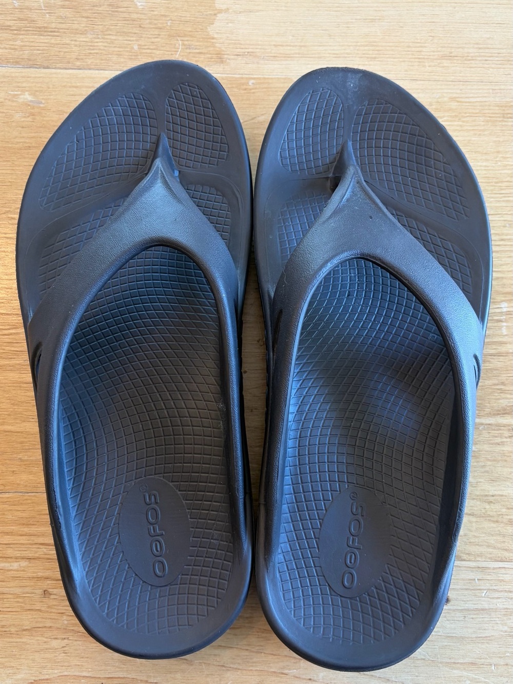 Oofos Recovery Sandal